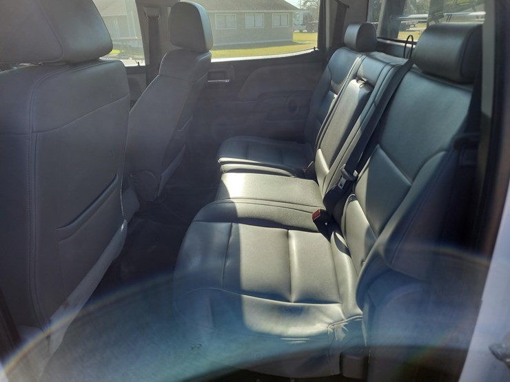 2018-chevrolet-3500-image-9