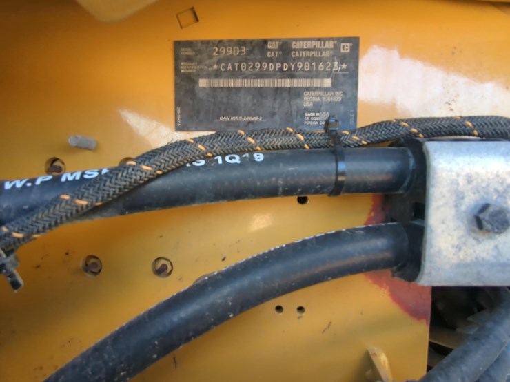 2020-caterpillar-299d-image-8