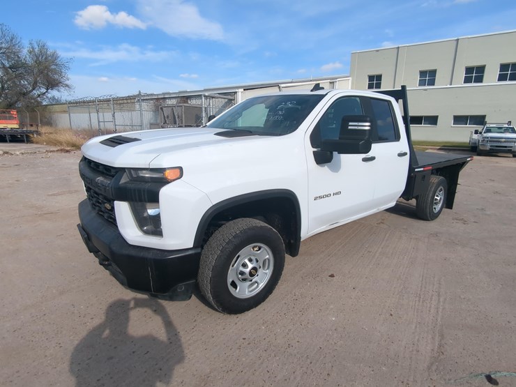 2022-chevrolet-2500-image-2