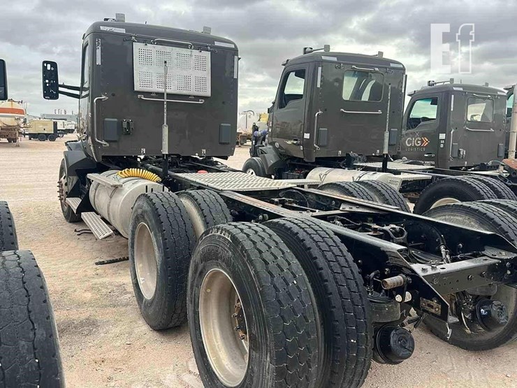 2019-kenworth-t880-image-4