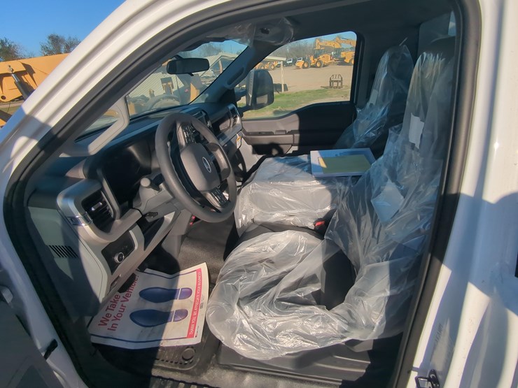 new-unused-ford-f600xl-service-truck vn:a00714-4x4,-h7024tt-image-17