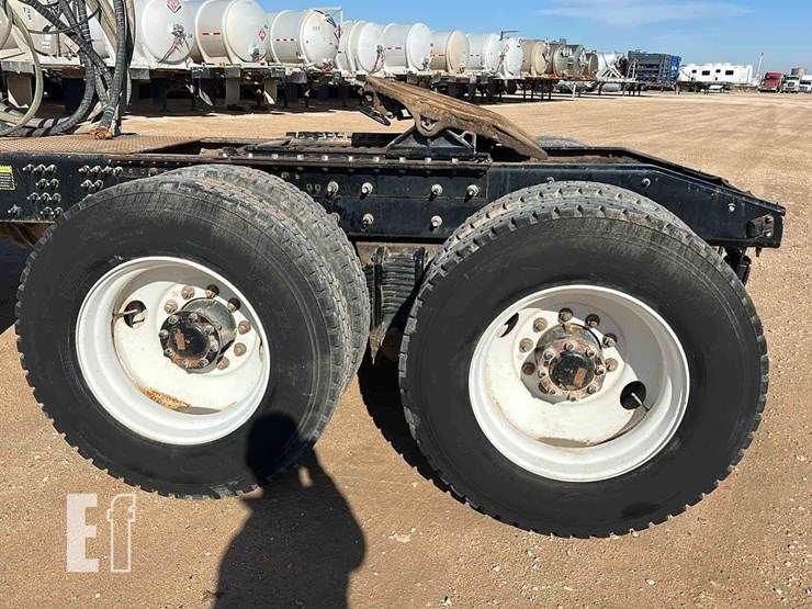 2012-mack-pinnacle-chu613-image-6