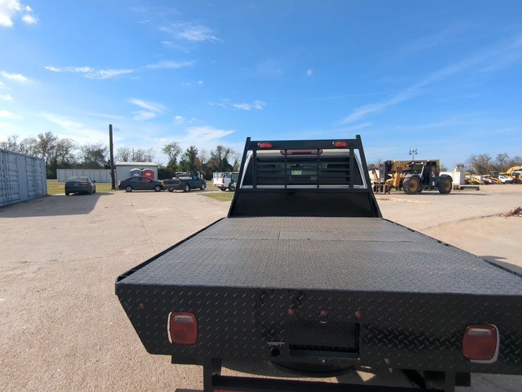 2022-chevrolet-2500-image-5