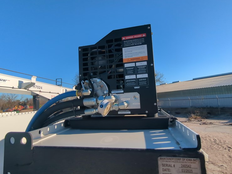 new-unused-ford-f600xl-service-truck vn:a00714-4x4,-h7024tt-image-9