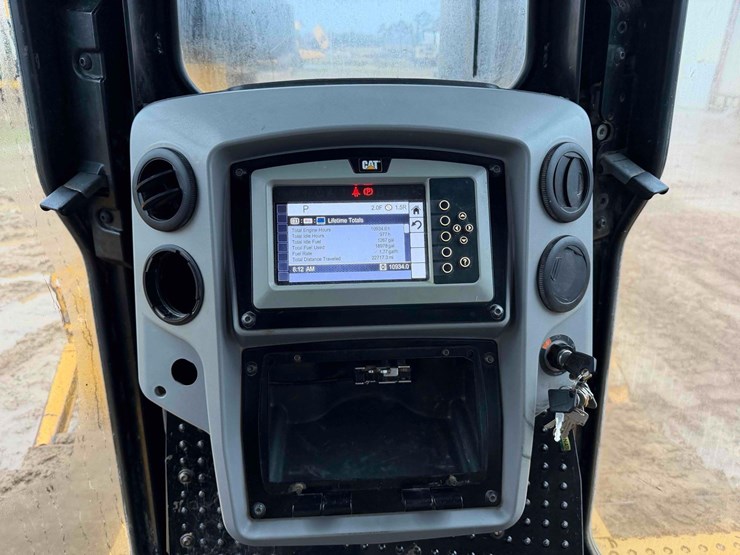 2017-caterpillar-d6t-xw-image-18