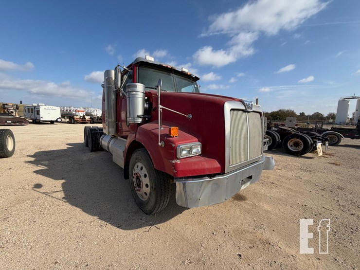 2015-western-star-4900ex-image-3