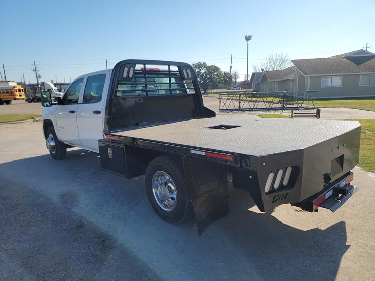 2018-chevrolet-3500-image-5