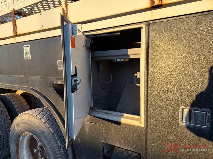 2008-international-7400-image-15