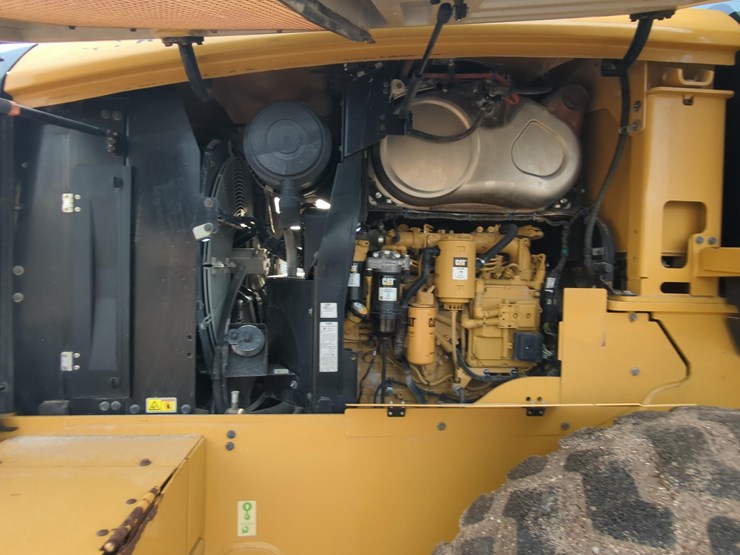 2019-caterpillar-938m-image-11