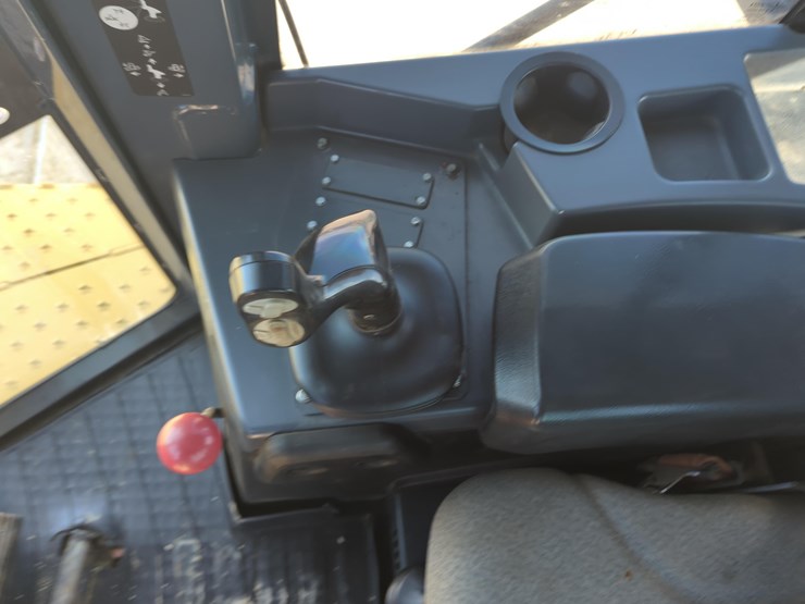 2018-deere-850k-lgp-image-15