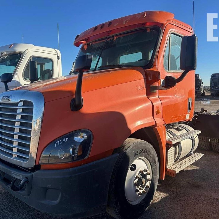 2014 FREIGHTLINER CASCADIA 125
