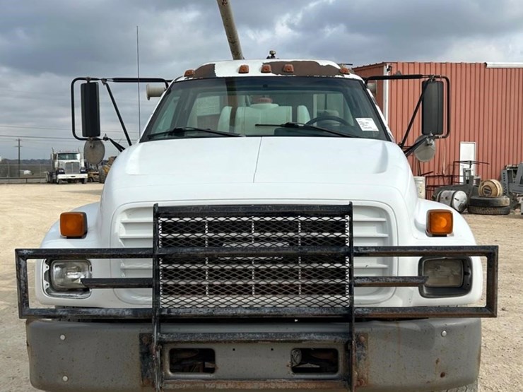 2000-gmc-topkick-c7500-image-2