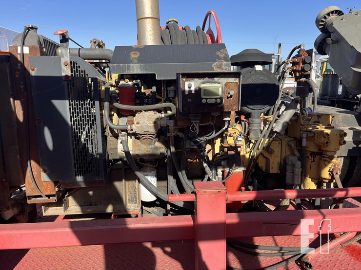 2010-caterpillar-c4.4-image-10