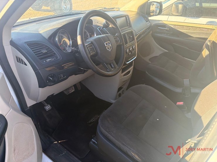 2019-dodge-grand-caravan-image-17