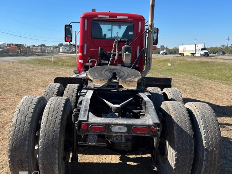 2020-mack-pinnacle-64t-image-5