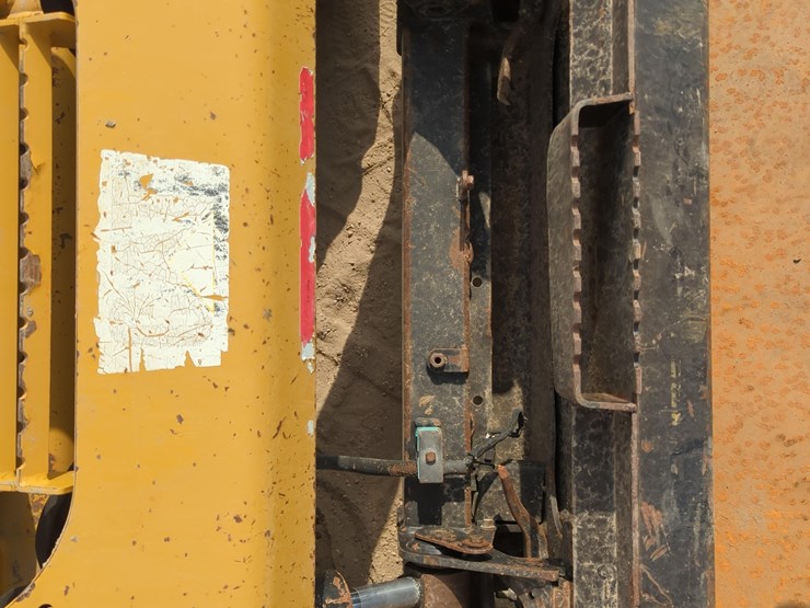 2016-caterpillar-299d2-image-8