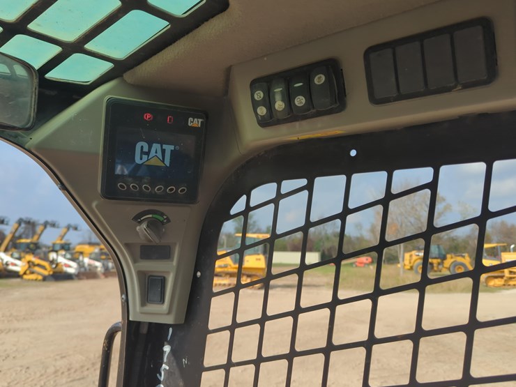 2016-caterpillar-299d2-image-11