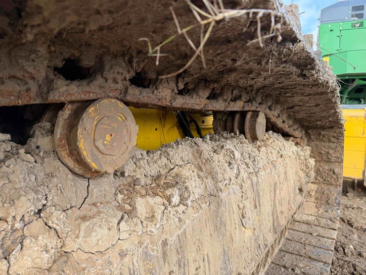 2021-komatsu-d61pxi-24-image-16