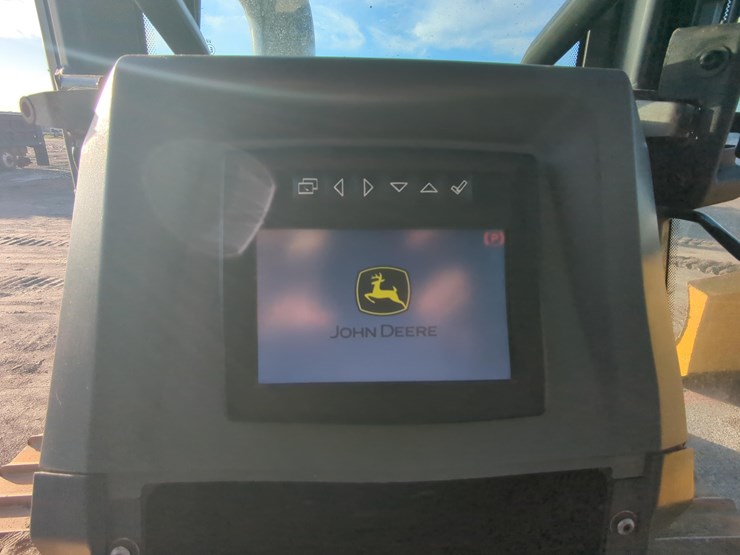 2020-deere-750l-lgp-image-19