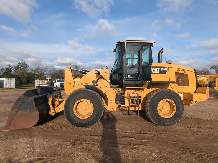 2019-caterpillar-938m-image-1