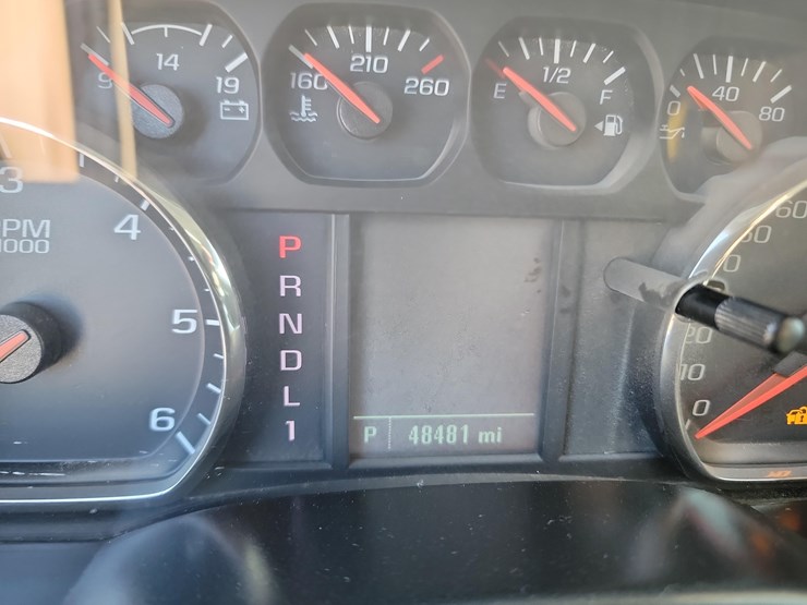 2018-chevrolet-3500-image-14