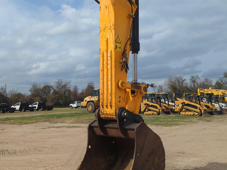2020-jcb-js300-lc-image-7