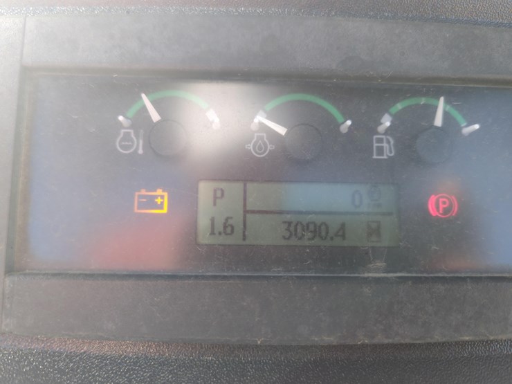 2020-deere-650k-lgp-image-20