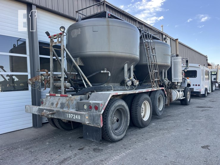 2009-international-paystar-5600-image-2