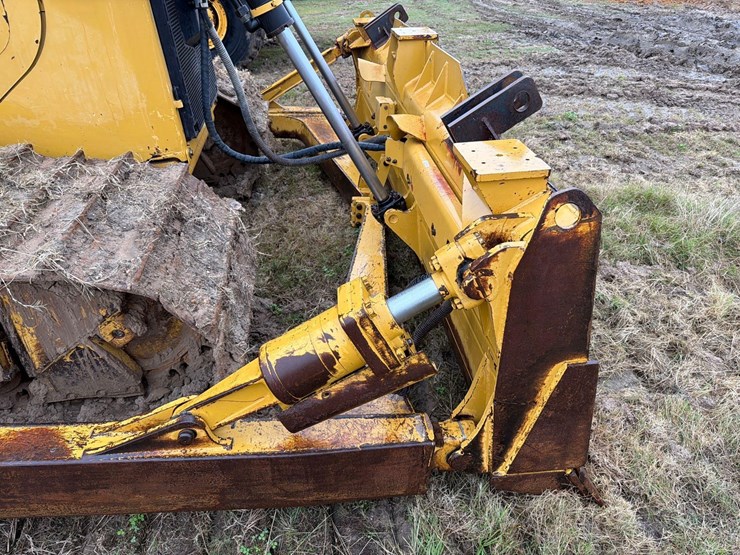 2016-caterpillar-d6t-lgp-image-13