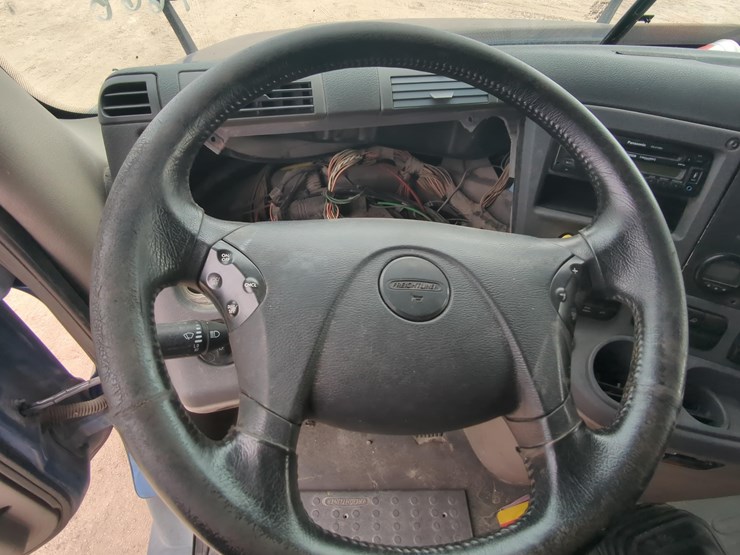 2015-freightliner-cascadia-125-image-15