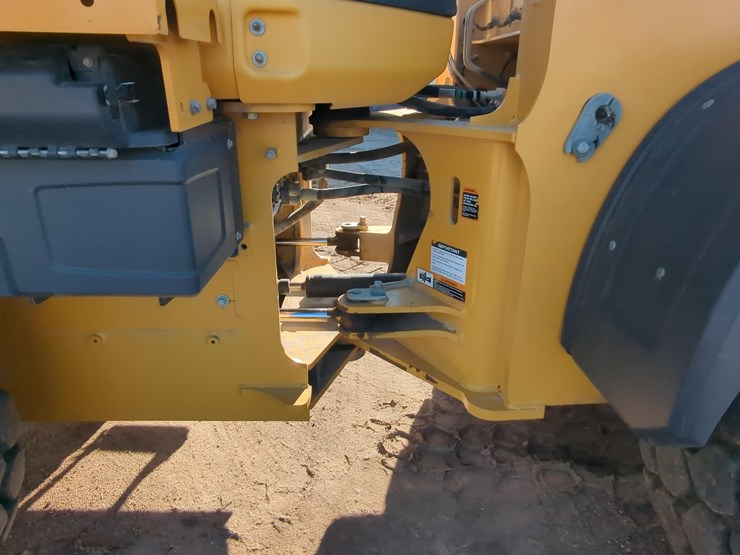 2023-deere-544p-image-10