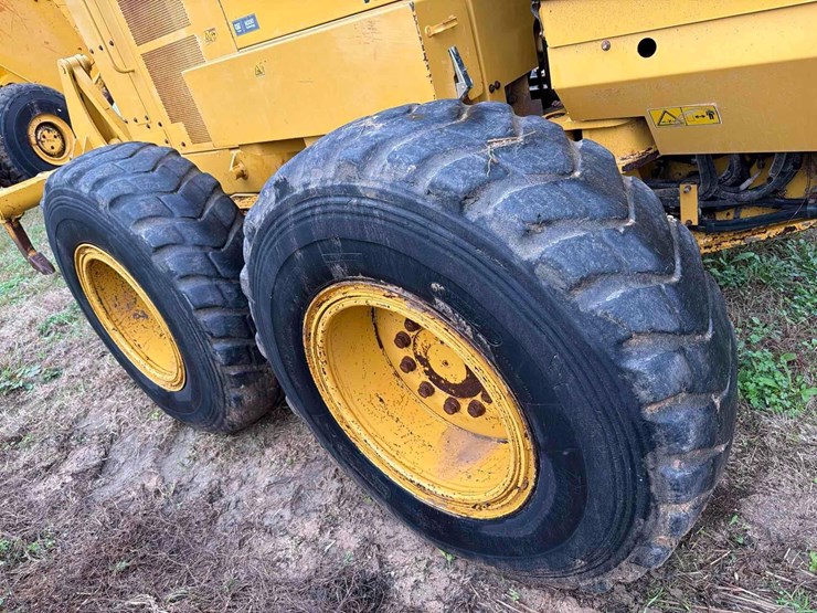 2017-caterpillar-140k-image-13