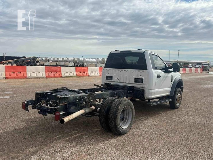 2020-ford-f550-image-4