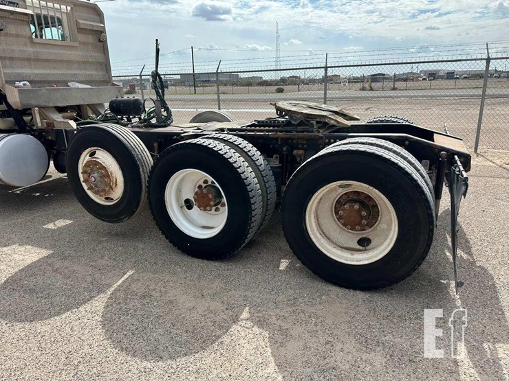 2011-mack-pinnacle-chu613-image-7