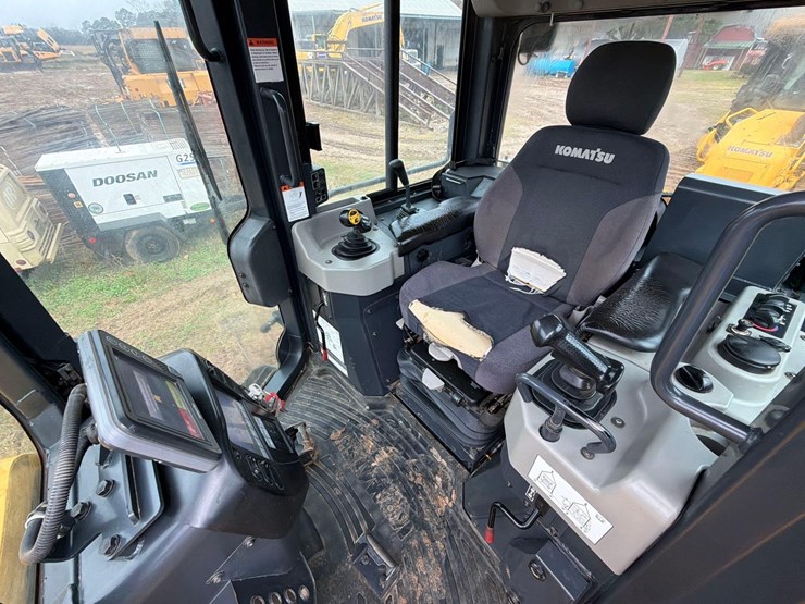 2021-komatsu-d61pxi-24-image-18