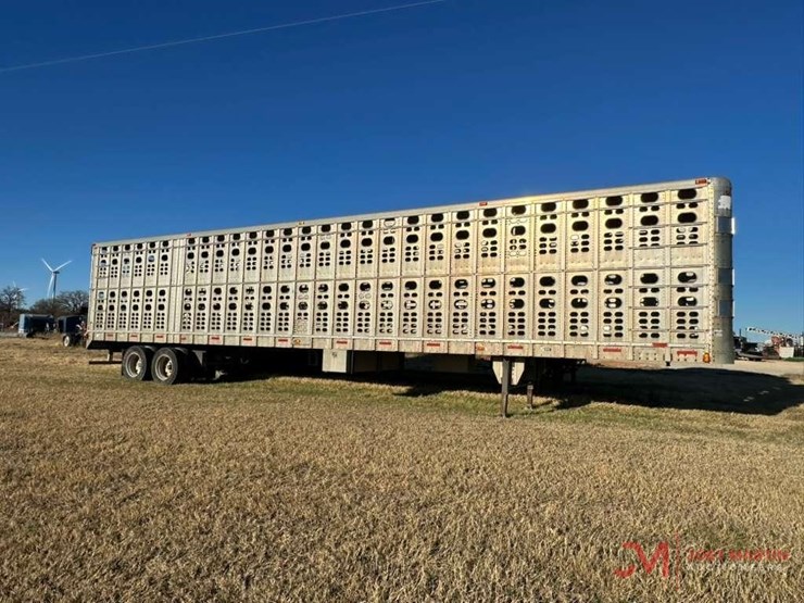 wilson-livestock-trailer-image-2