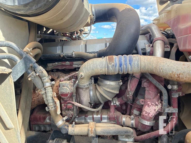 2016-mack-pinnacle-cxu613-image-8