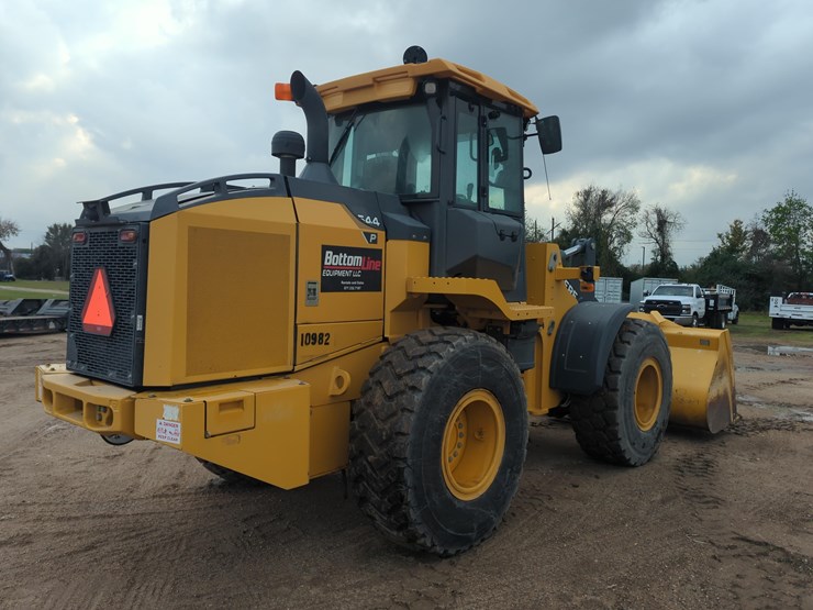 2023-deere-544p-image-4