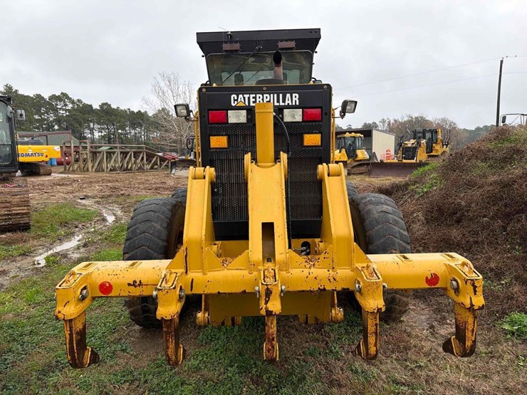 2017-caterpillar-140k-image-6