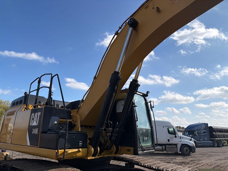 caterpillar-349el-image-11