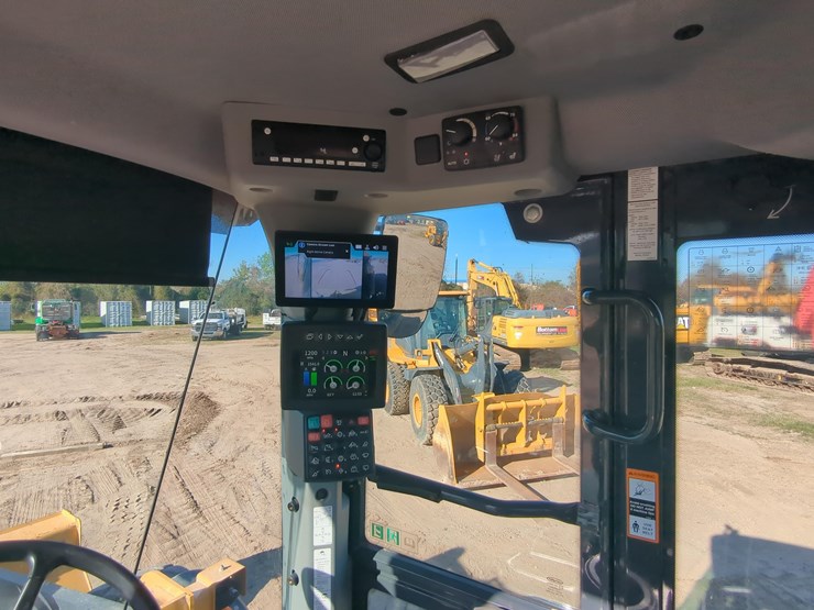 2023-deere-644p-image-15