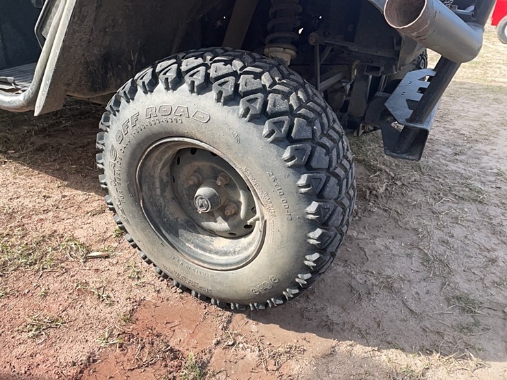 2019-kubota-rtvx1140-image-12