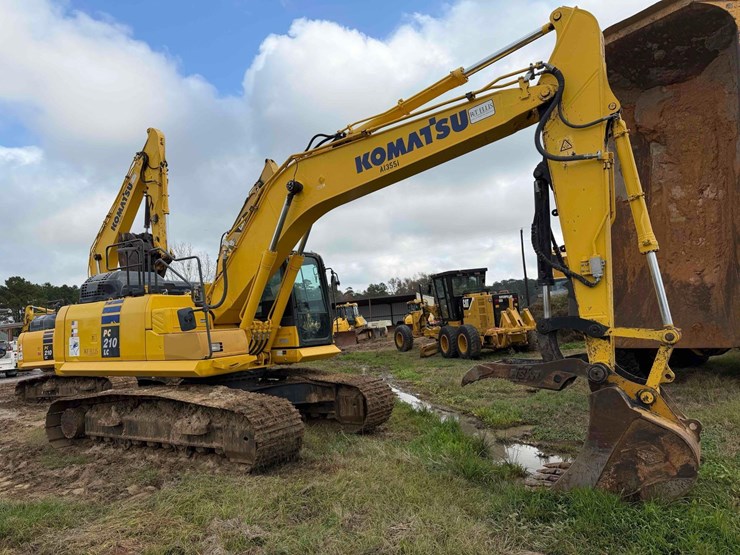 2021-komatsu-pc210-lc-11-image-4