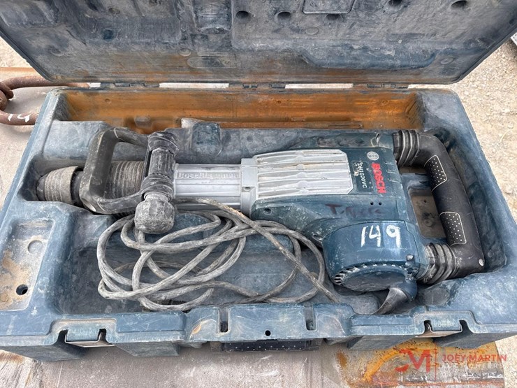 bosch-electric-hammer-drill-with-case-image-1