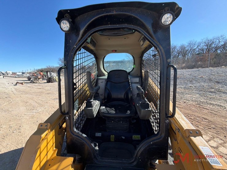 2021-caterpillar-259d3-image-15