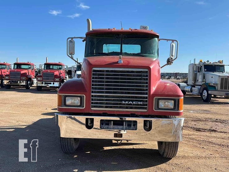 2012-mack-pinnacle-chu613-image-2