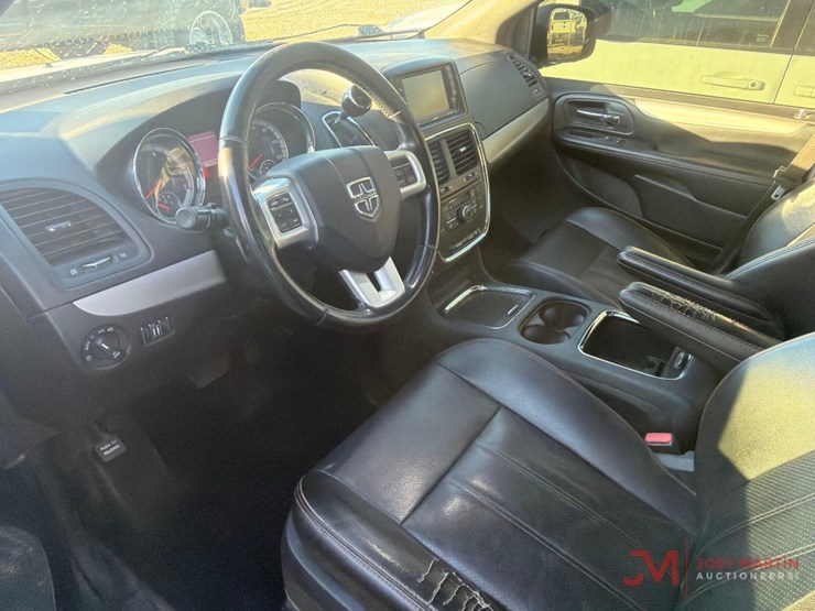 2019-dodge-grand-caravan-image-17