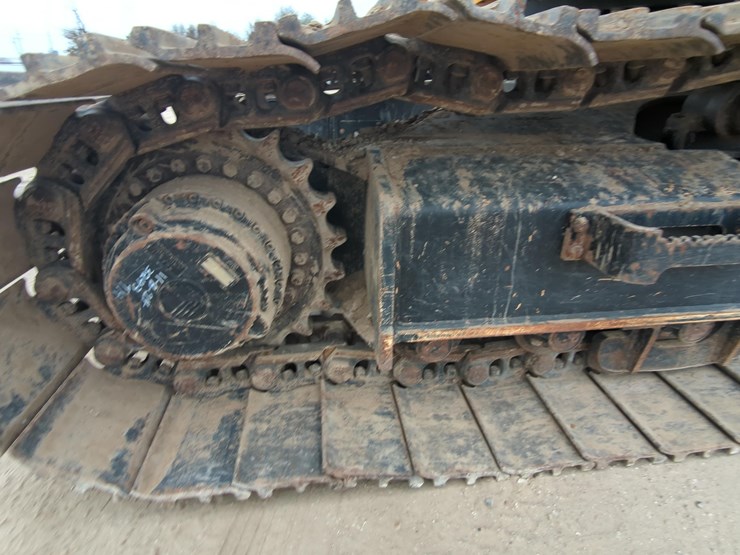 2019-jcb-js300-lc-image-12