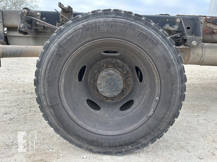 2016-ford-f550-image-13