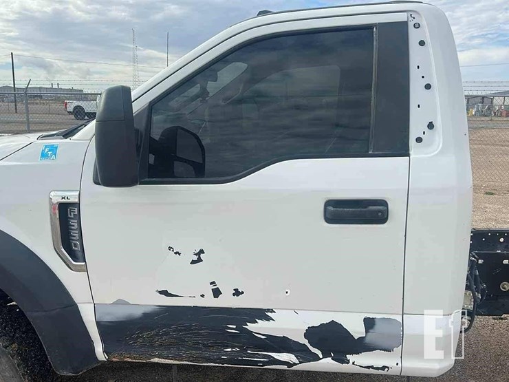 2020-ford-f550-image-7